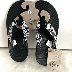 NWT Chaco Classic Flip Flop Everley Black/White Womens Sz 6